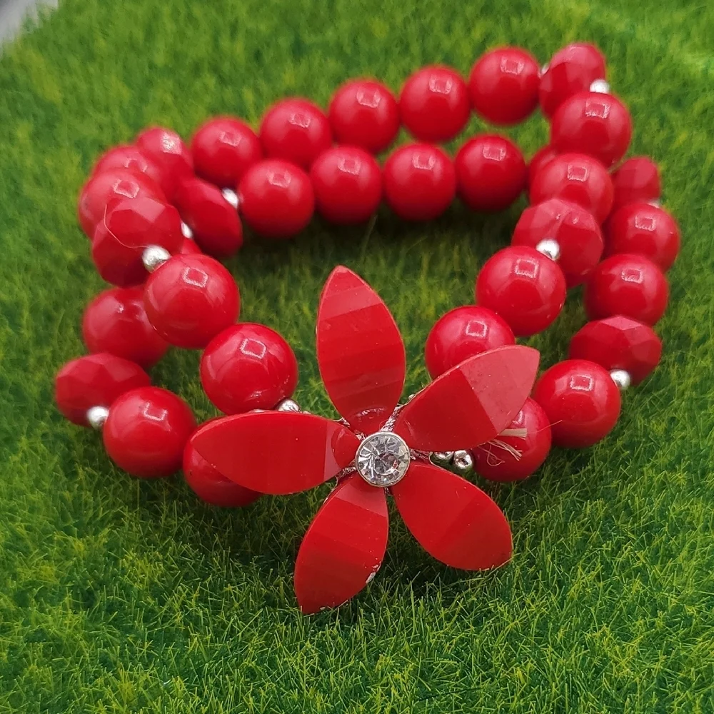 Red Floral‎ Poinsetta Flower Beaded Bracelet B3410